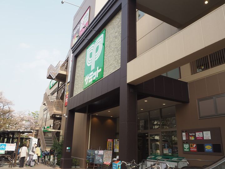 小林ビルの周辺