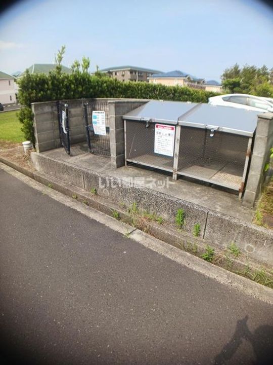 レジデンス小山の地図