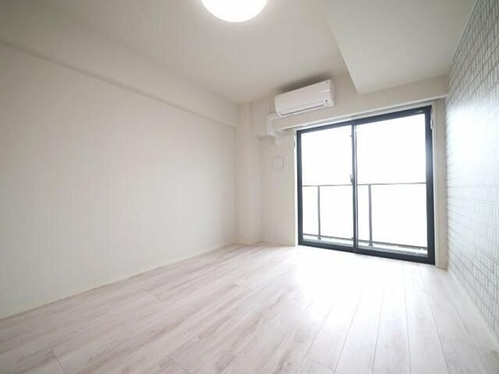 SHOKEN Residence 横浜生麦1の居間