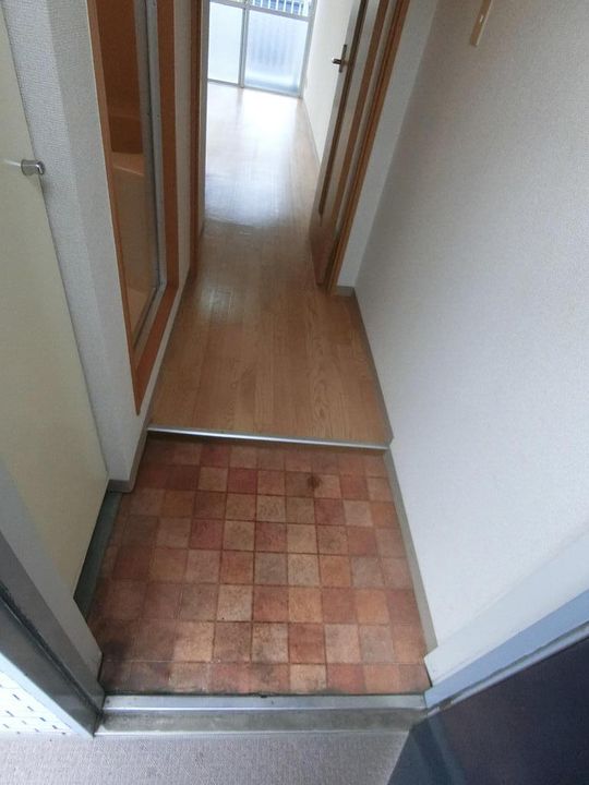 ITマンションの玄関