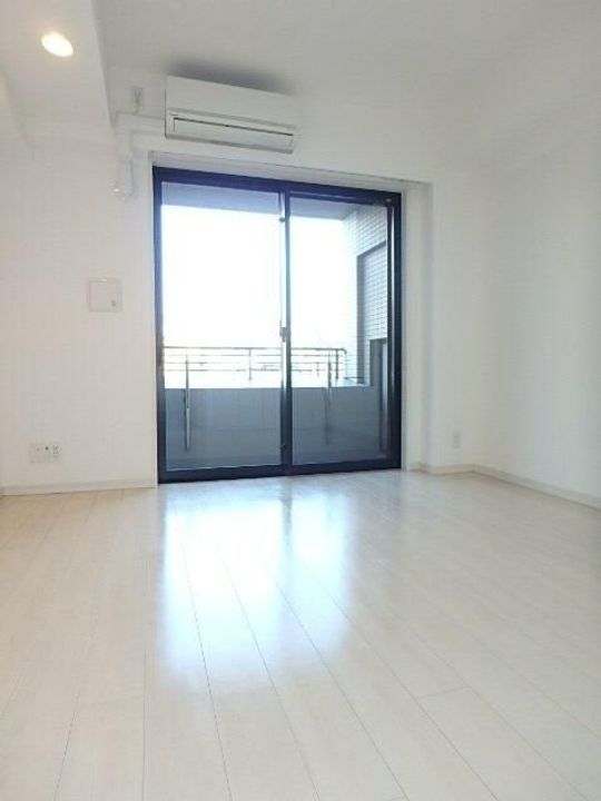 神奈川県横浜市中区富士見町(マンション)の賃貸物件の居間