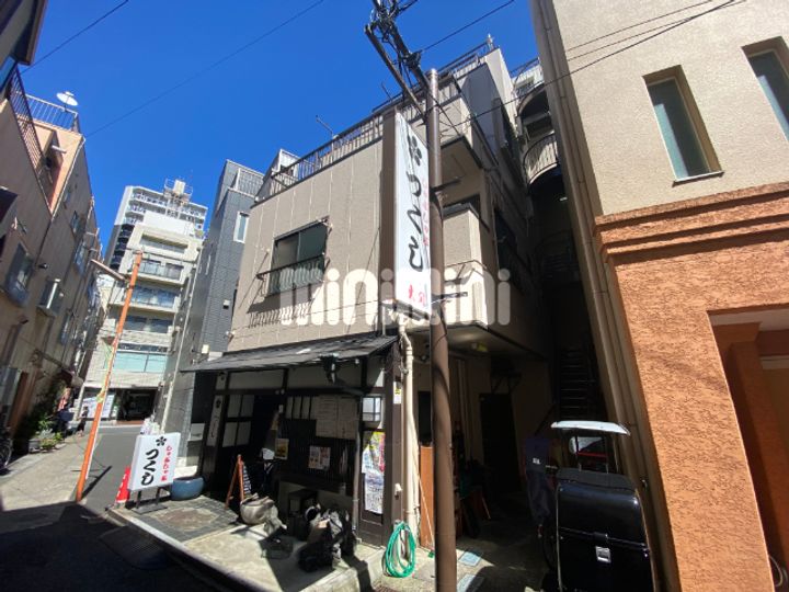 金城ビルの外観