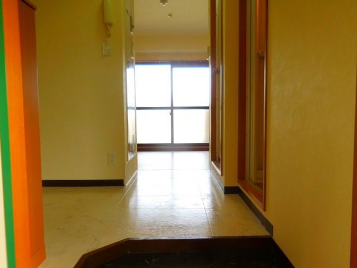 T’S SQUARE野見町の玄関