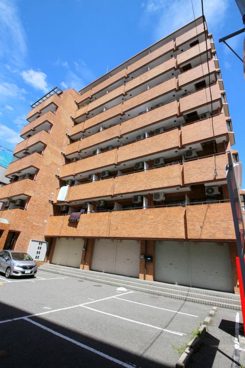 ロイヤル神川の外観