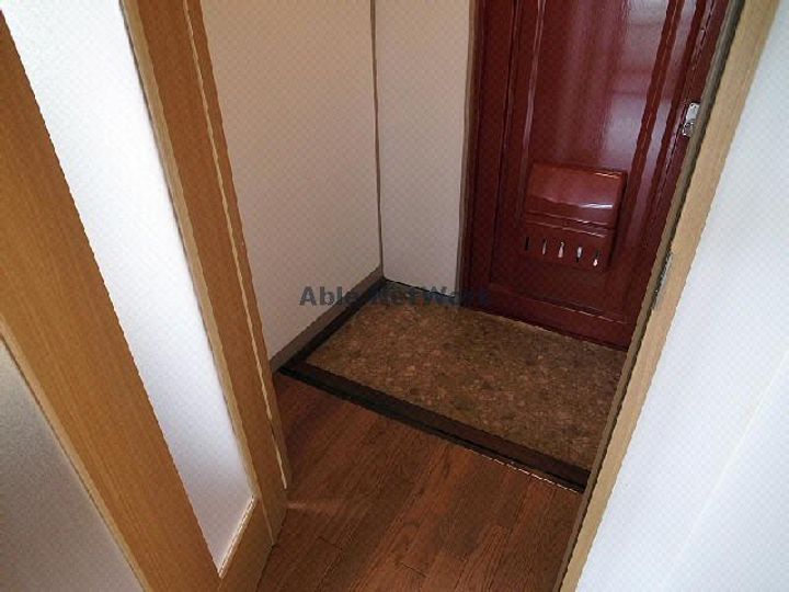 ハイツ松野の玄関