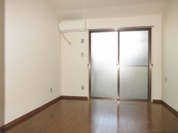 サンコート津島の居間