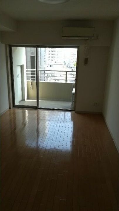 大阪府大阪市天王寺区上本町8(マンション)の賃貸物件の居間