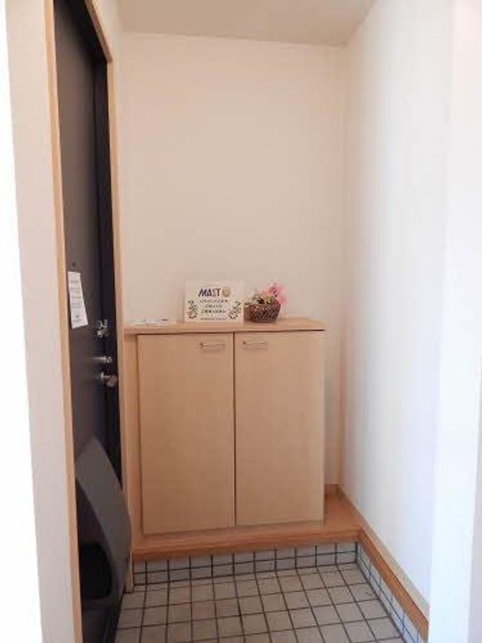 シャルマンドミールBの玄関