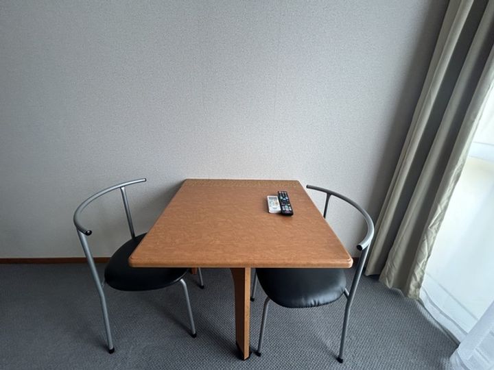 ルイ・ナール日の出の内装