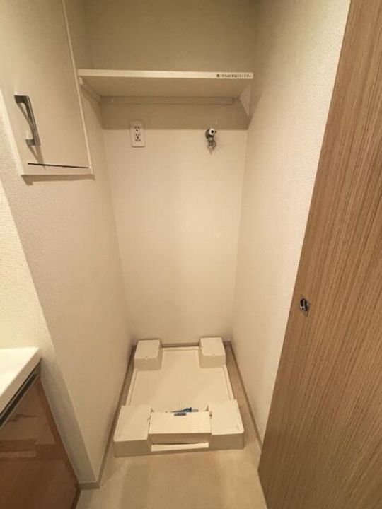 レジディア高円寺の玄関