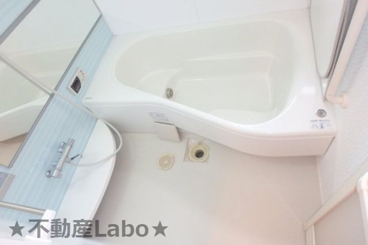 徳島県鳴門市撫養町大桑島字中之組(アパート)の賃貸物件の風呂