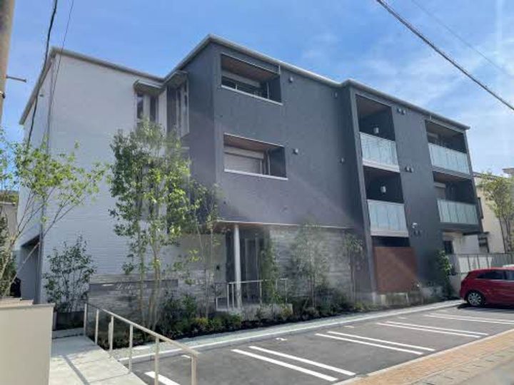 シャーメゾンローツェ国府の外観