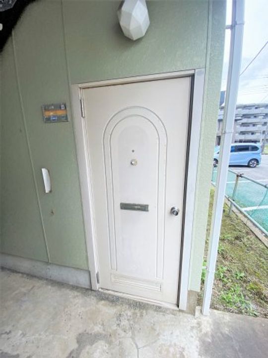 千葉県東金市南上宿(アパート)の賃貸物件の玄関