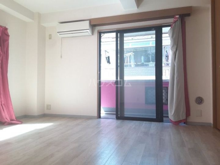 アルバティアラの居間