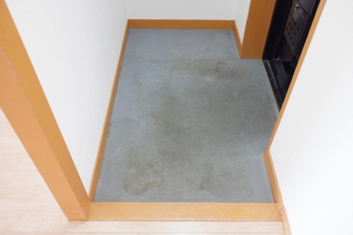 コーポラスらんの玄関