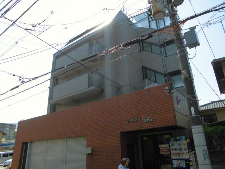 コーポラスらんの外観