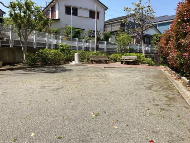 クイーンシップ上大岡Iの周辺