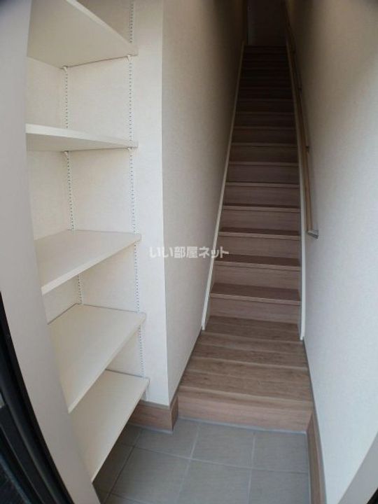 福島県郡山市鶴見坦2(アパート)の賃貸物件の玄関