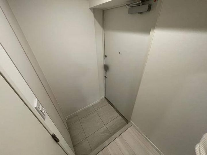 アジールコート町屋の玄関