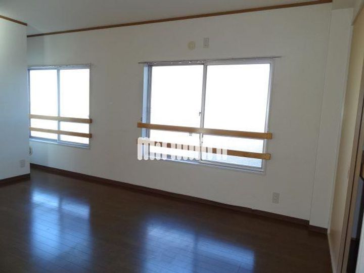 墨田ロイヤルマンションの居間