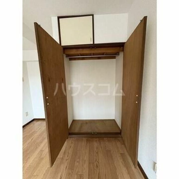 ホワイトウイング左入の内装