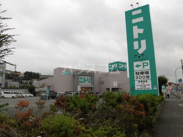 ホワイトウイング左入の周辺