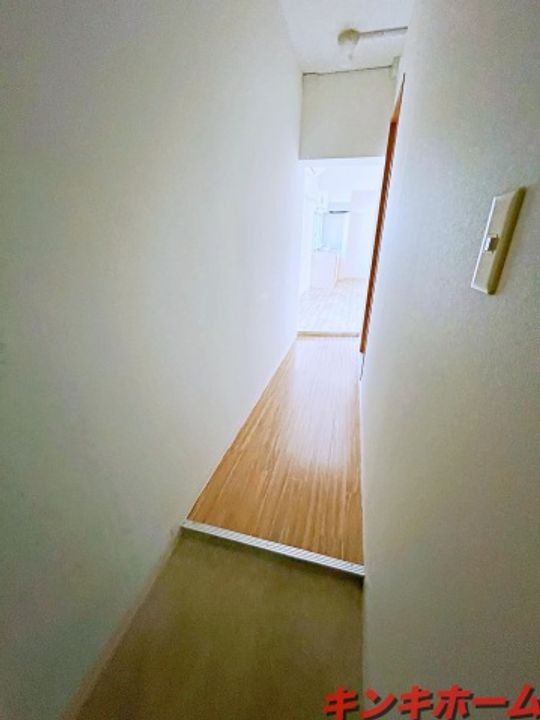ヒルヴィスタ三滝の玄関