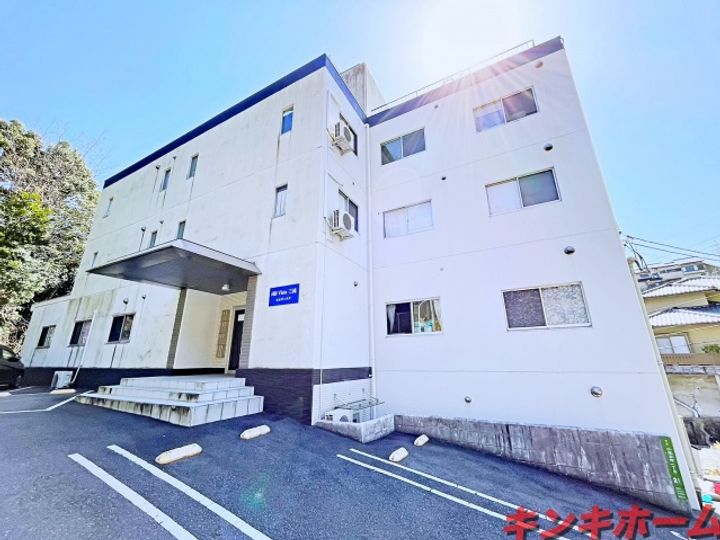 ヒルヴィスタ三滝の外観
