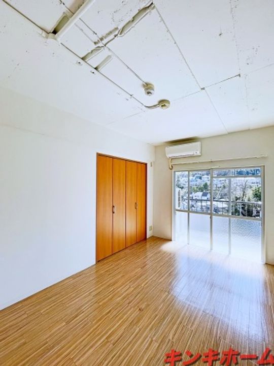 ヒルヴィスタ三滝の居間