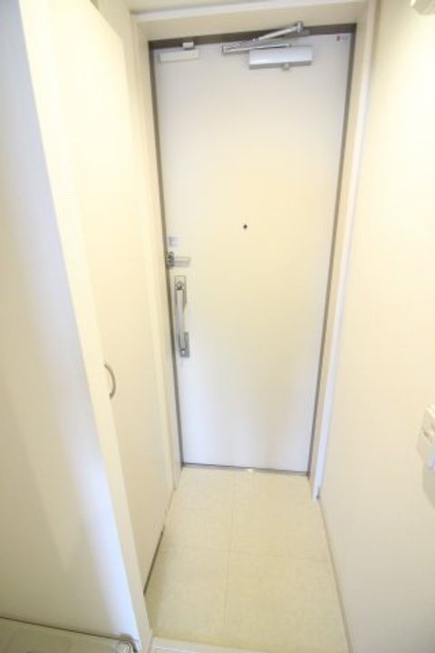 大阪府摂津市千里丘2(マンション)の賃貸物件の玄関