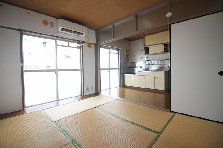 ノーブルつつじの丘IIの居間