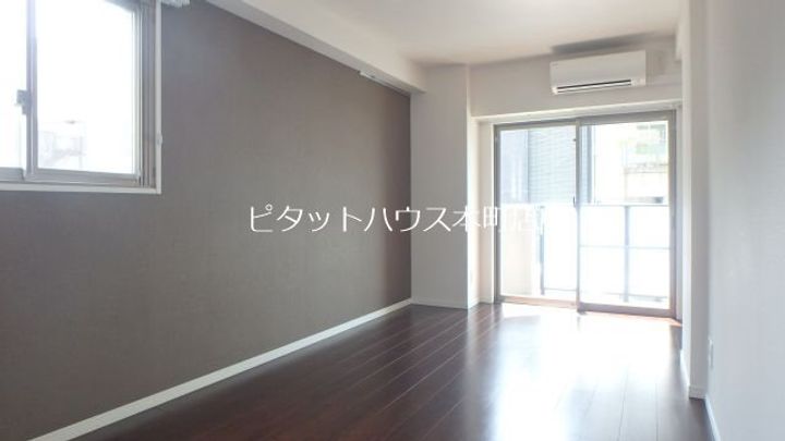 大阪府大阪市中央区釣鐘町2(マンション)の賃貸物件の居間