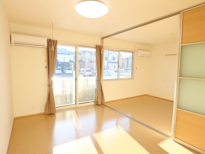 D-ROOMファインビュー305の居間