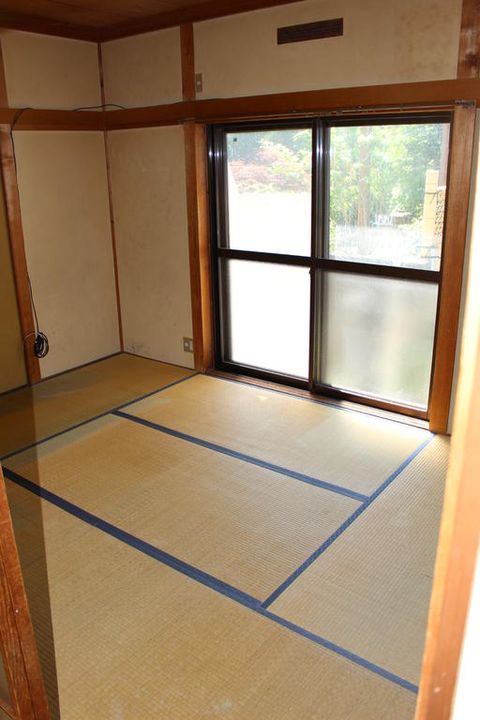 光ハイツの居間