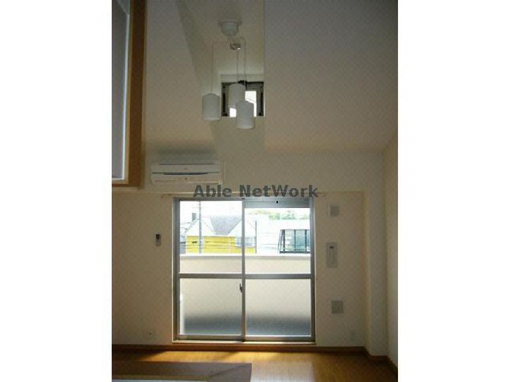 愛知県碧南市鴻島町6(マンション)の賃貸物件の居間