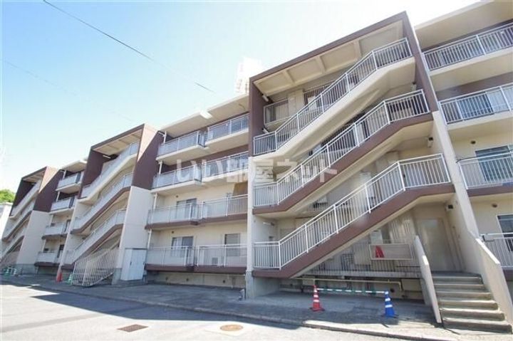 クロノス26大分下郡Bの外観