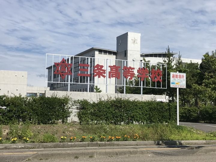 リバーサイド2の周辺