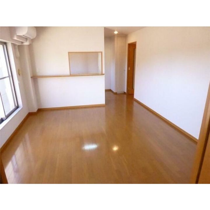 東京都文京区大塚5の賃貸マンションの居間