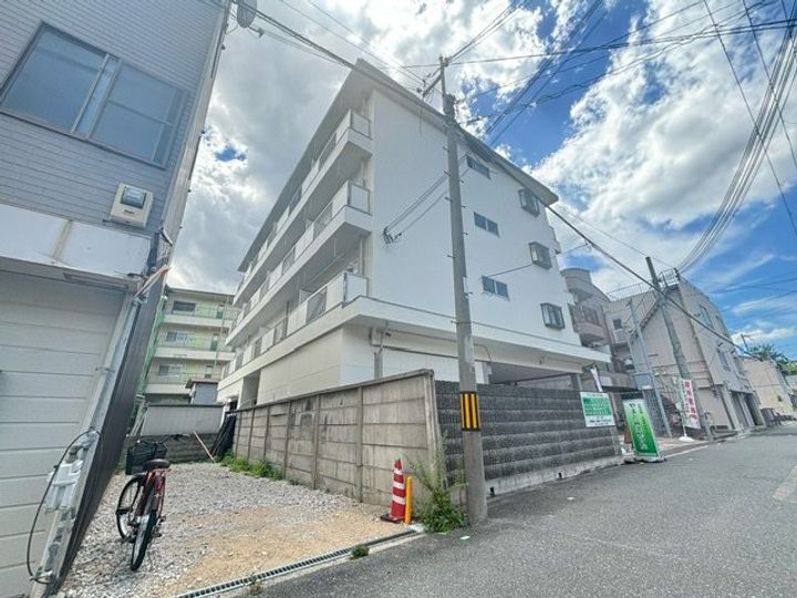 シャトレ下新庄の外観