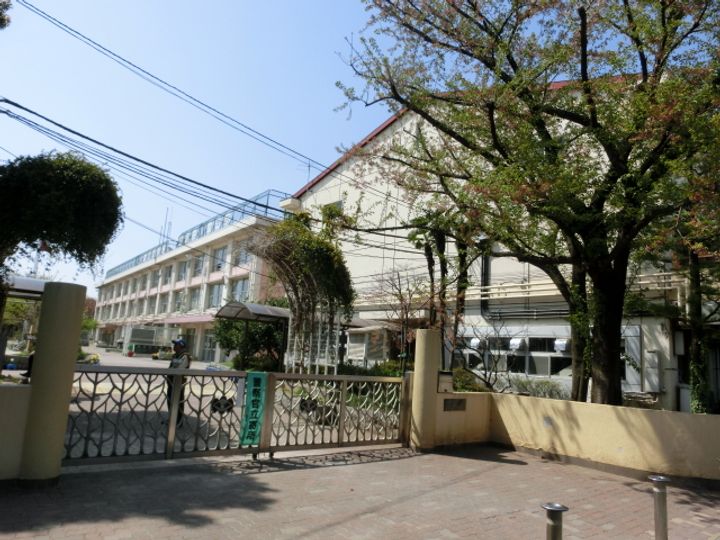 レインボウハイムの周辺