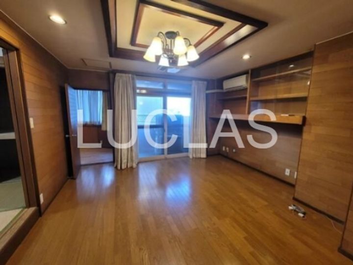 第10小野ビルの居間