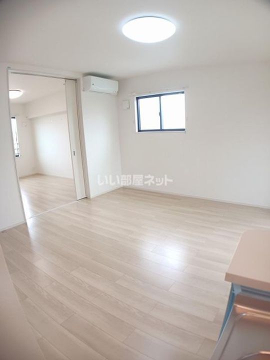 大阪府泉佐野市羽倉崎上町1(アパート)の賃貸物件の居間