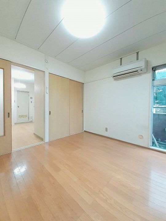 グリーンハイツ堂形の居間