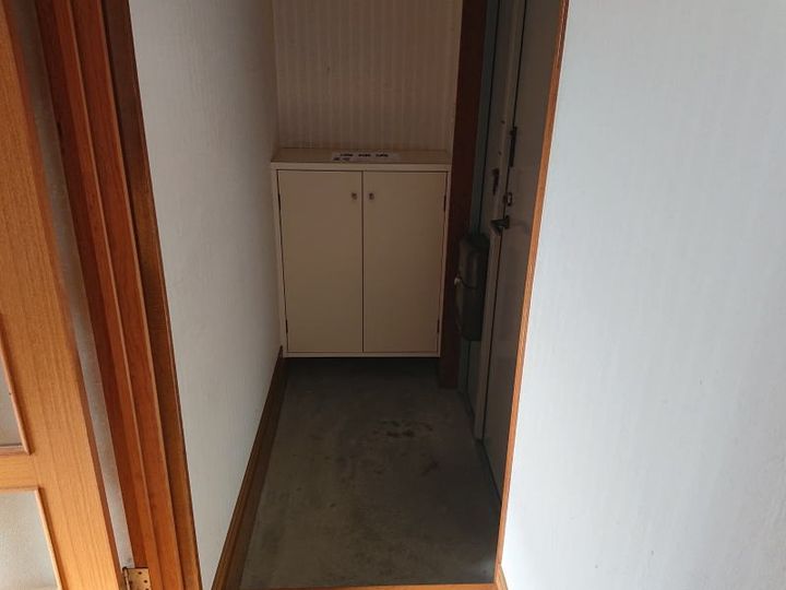 コーポおかのの玄関