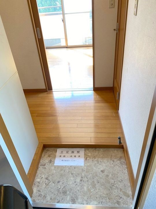 オレンジヒルズの玄関
