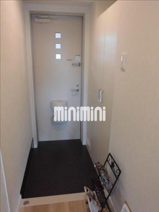 メゾン河村の玄関