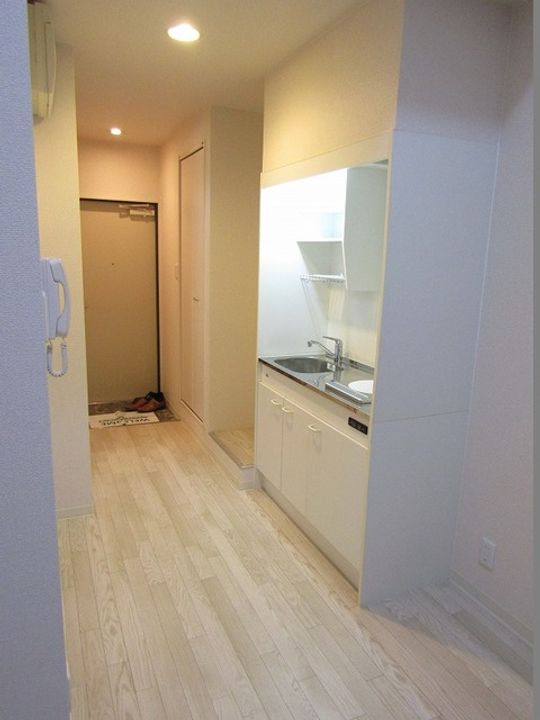 エヌエムトレーズの玄関