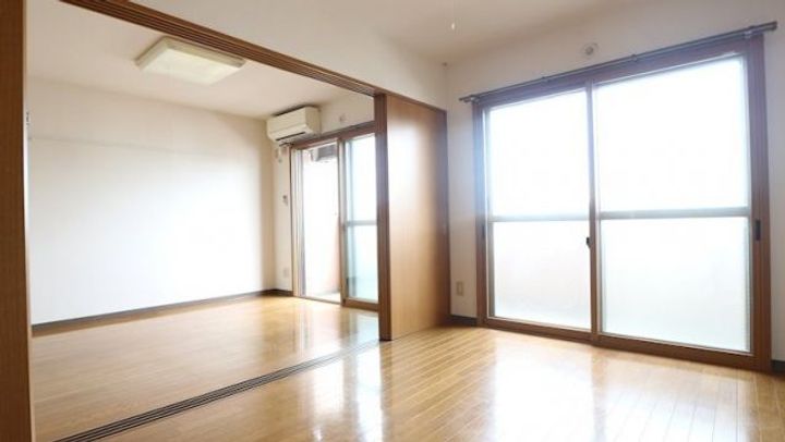新潟県新潟市江南区亀田四ツ興野1(マンション)の賃貸物件の居間