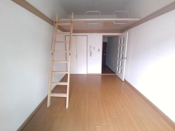 ジュネス芦谷の居間