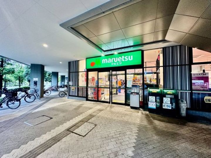 ドゥ・トゥール EASTの周辺